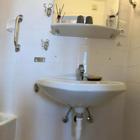 Δωμάτια σε οικογενειακή κατοικία Gaestehaus Zur Burggraefin *