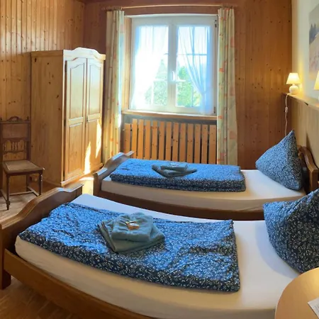 Gaestehaus Zur Burggraefin ホームステイ